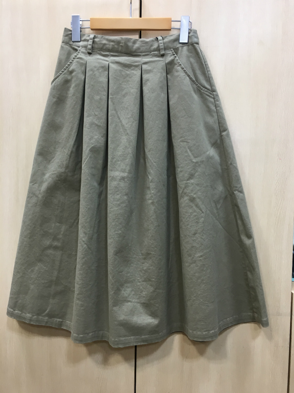 京都府南丹市に2店舗ある子供服から婦人服、学生服や礼服、数多くの洋服を取り揃えている衣料品店「まるわかや」です