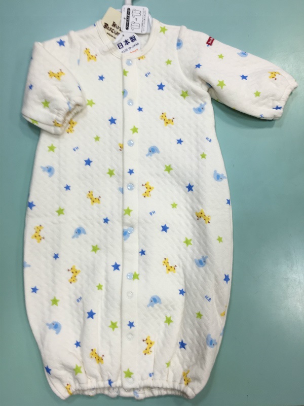 京都府南丹市に2店舗ある子供服から婦人服、学生服や礼服、数多くの洋服を取り揃えている衣料品店「まるわかや」です